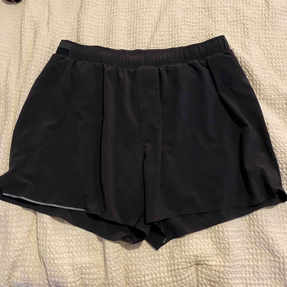Lululemon shorts size L
